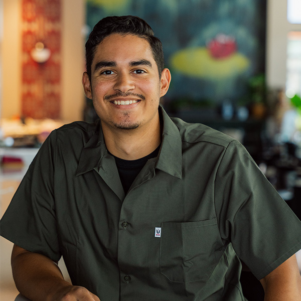 Ian Quintana, Chu Mai
